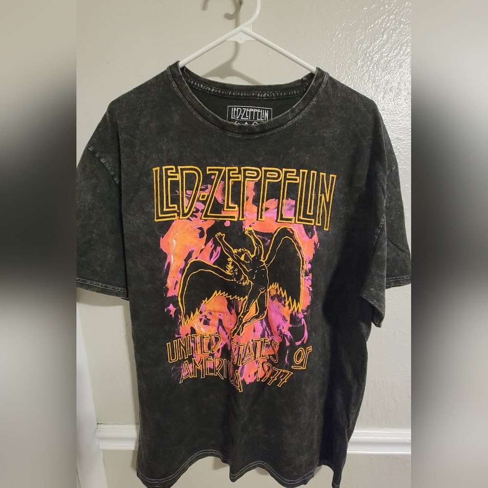 Led Zeppelin Concert Tour 1977 Graphic T-Shirt